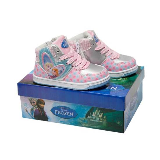 Disney figurák gyerekcipőkön!