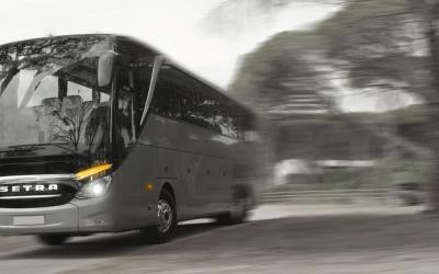 Jól felszerelt, kényelmes autóbuszok megbízható sofőrökkel