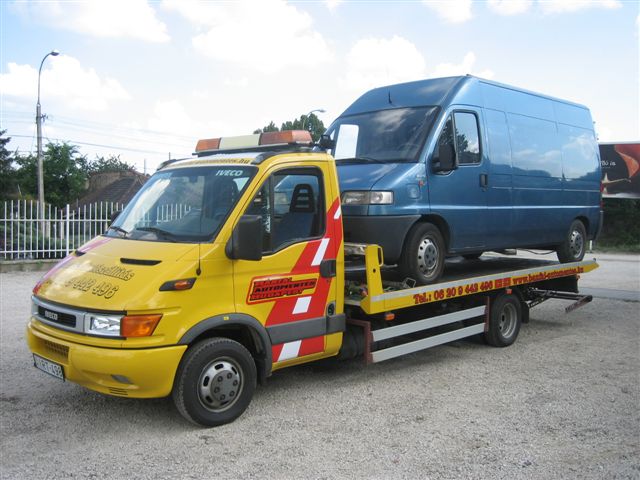 Tapasztalt autószállító szakember segítségét igényelheti