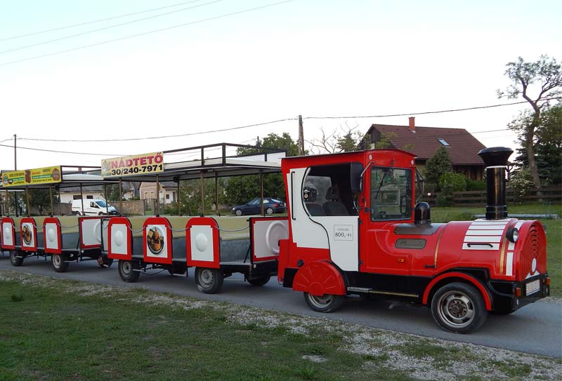 Remek városnéző kisvonatot bérelhet