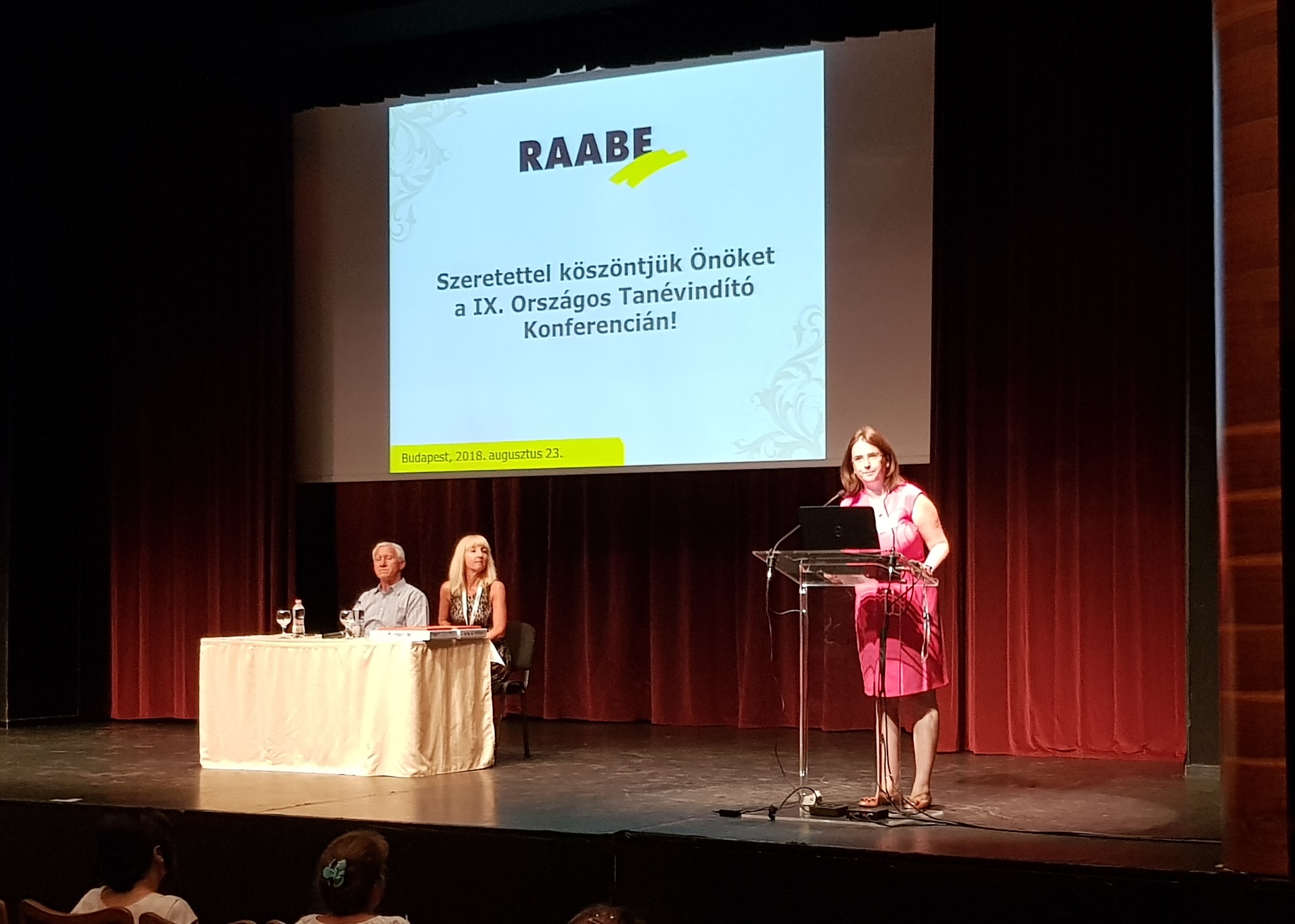 Naprakész iskolavezetési tudnivalók átfogó formában!