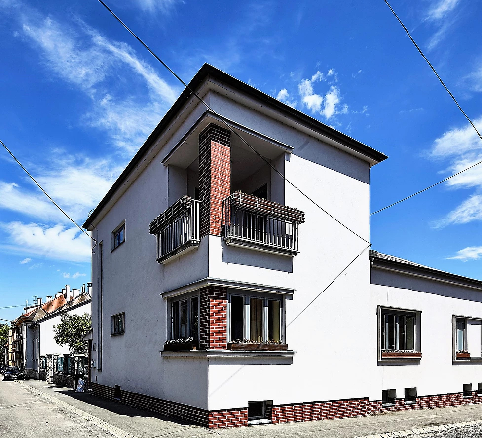 Nyaraljon Sopronban!