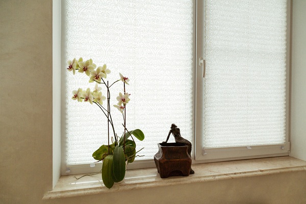 Elegáns bútorok, munkalapok és fedkövek