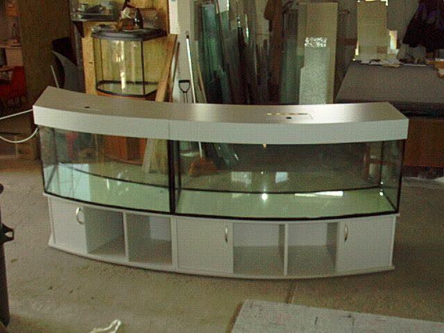 Az üvegkorlát elegáns és szép!