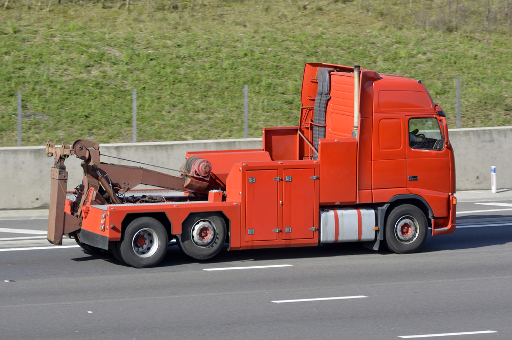 Éjjel-nappali kamionmentést keres?