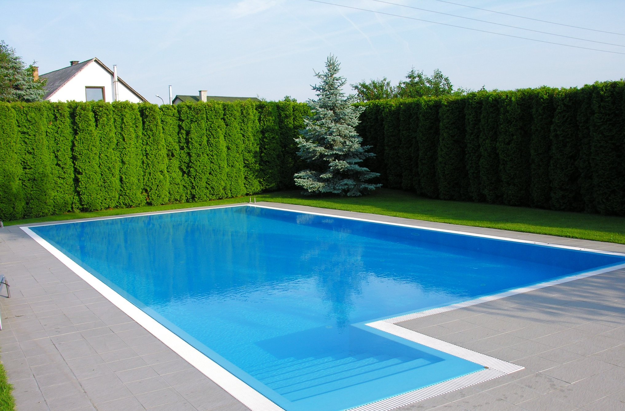 Felújítaná, átalakítaná medencéjét? Hívjon minket!