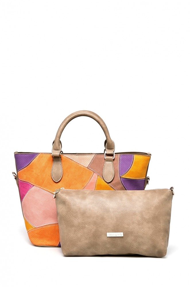 Elegáns női táska bármilyen útra