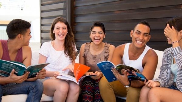 Jelentkezzen Ön is külföldi nyelvtanfolyamra!