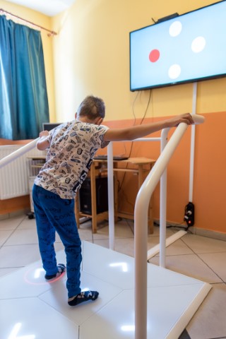 Hogyan ismerhetők fel az újszülöttkori agykárosodás tünetei?